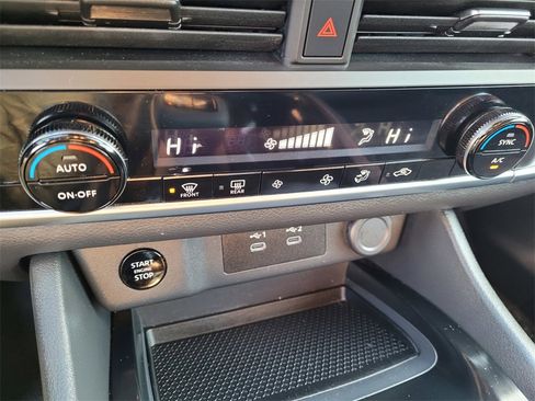 Used 2024 Nissan Rogue SV image 19