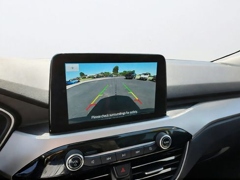Used 2022 Ford Escape SE w/ SE Sport Appearance Package FWD image 18