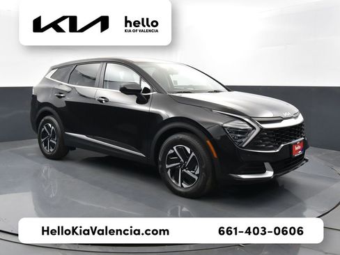 Used 2025 Kia Sportage LX image 1
