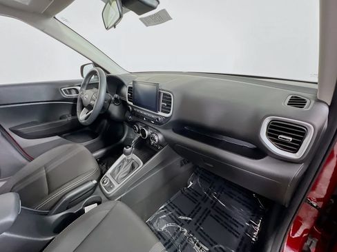 Certified 2026 Hyundai Venue SEL FWD image 32