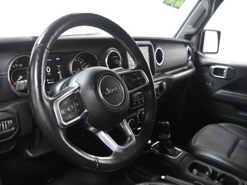Certified 2020 Jeep Gladiator Overland image 11