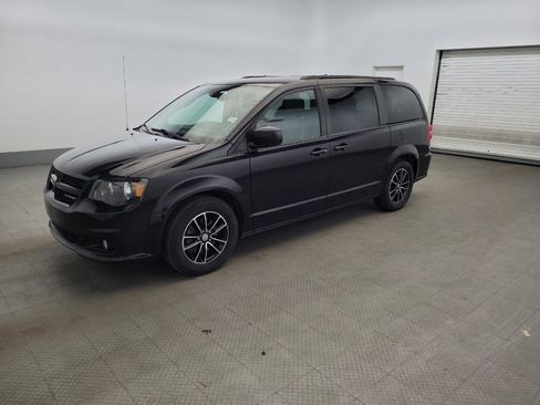 Used 2019 Dodge Grand Caravan GT FWD image 2
