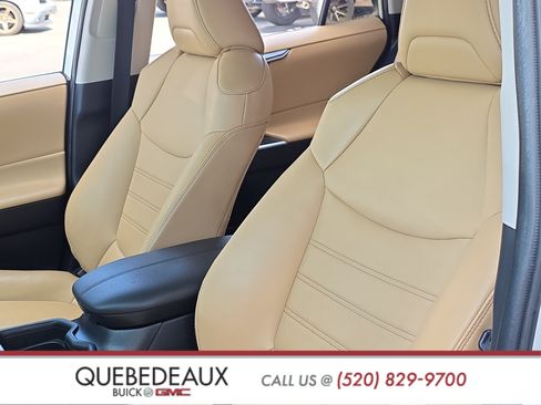 Used 2021 Toyota RAV4 XLE Premium FWD image 11
