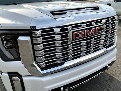 Used 2024 GMC Sierra 3500 Denali w/ Denali Reserve Package image 36