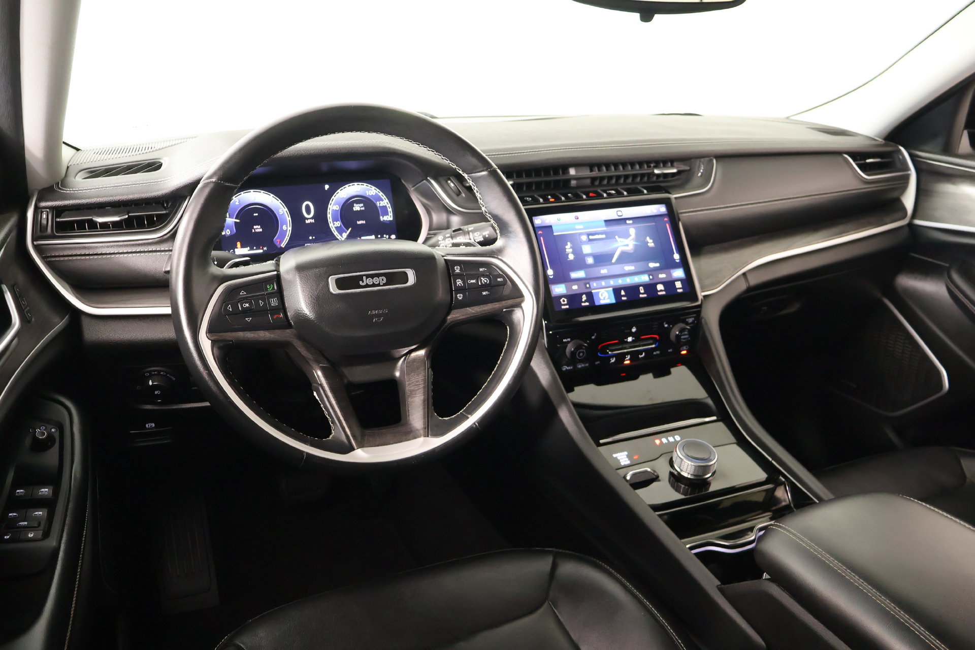 Used 2021 Jeep Grand Cherokee L Limited AWD/4WD image 2