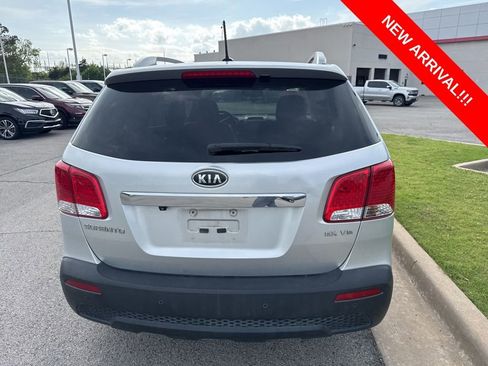 Used 2012 Kia Sorento EX w/ EX V6 Premium Pkg image 5