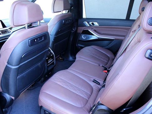 Used 2019 BMW X7 xDrive50i w/ M Sport Package image 22