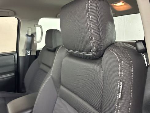 Used 2023 Nissan Frontier SV AWD/4WD image 10