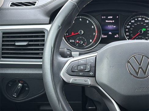 Used 2021 Volkswagen Atlas SE w/ Towing Package image 25