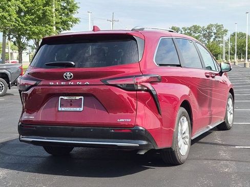 Used 2026 Toyota Sienna Limited AWD/4WD image 6