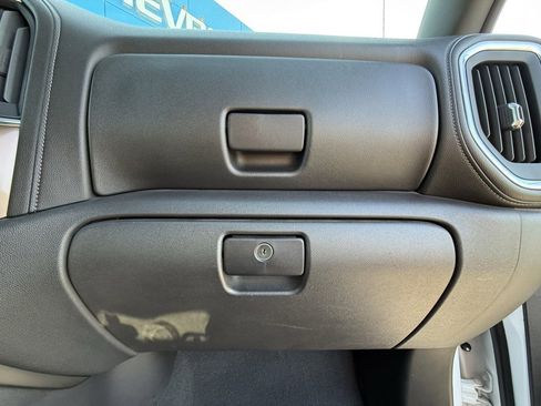 Used 2020 Chevrolet Silverado 1500 High Country w/ Technology Package image 9