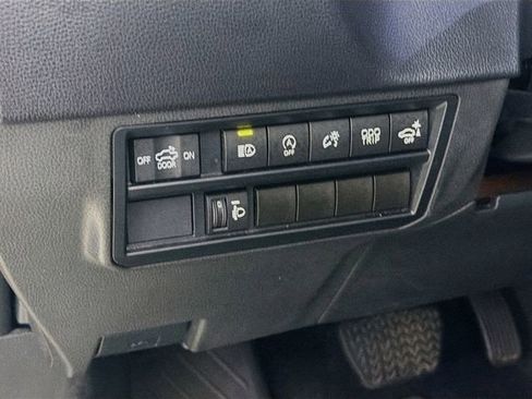 Used 2023 Toyota Tundra SR5 w/ SR5 Convenience Package AWD/4WD image 12
