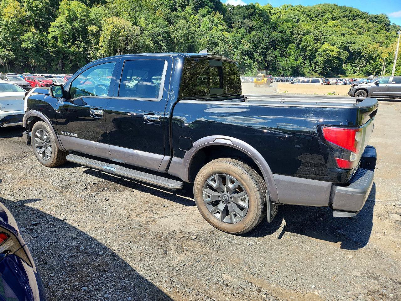 Used 2024 Nissan Titan Platinum Reserve w/ Moonroof Package AWD/4WD image 4