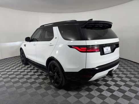 Used 2025 Land Rover Discovery Dynamic SE image 3