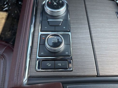 Used 2024 Ford Expedition Limited AWD/4WD image 36