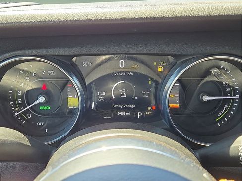 Used 2023 Jeep Wrangler Unlimited Sahara image 25