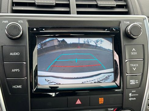 Used 2015 Toyota Camry XLE image 21