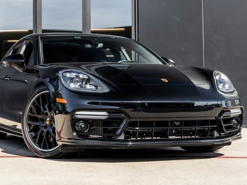 Certified 2023 Porsche Panamera GTS image 9