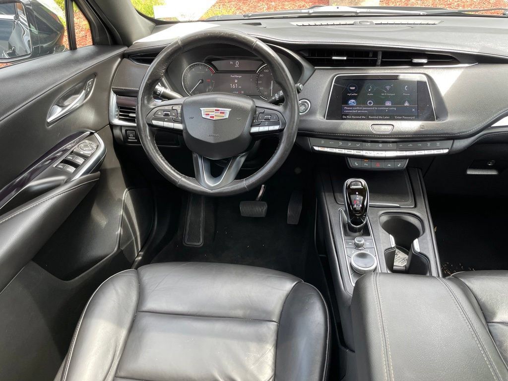 Used 2021 Cadillac XT4 Luxury w/ Cold Weather Package AWD/4WD image 10