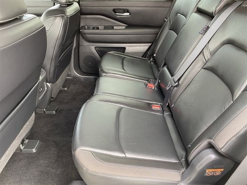 Used 2022 Nissan Pathfinder SL w/ Lighting Package (N92) image 15