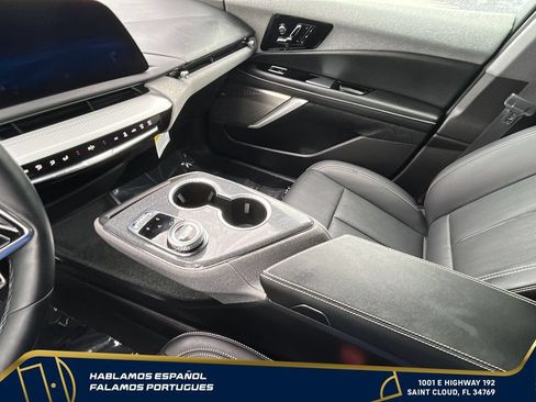 Used 2025 Cadillac Optiq Luxury 2 w/ LPO, Floor Liner Package AWD/4WD image 22