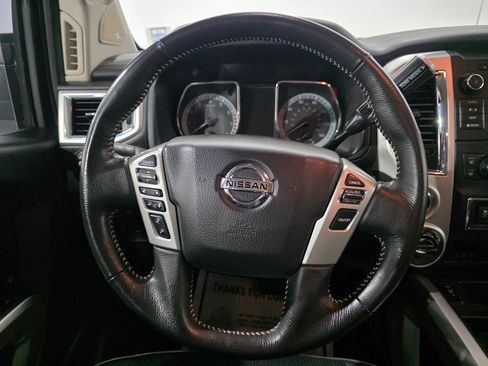 Used 2019 Nissan Titan S image 4