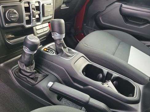 Used 2021 Jeep Gladiator Willys image 29