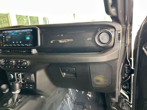 Used 2024 Jeep Gladiator Sport image 22