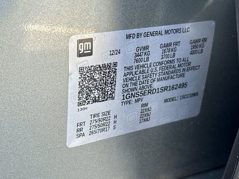 Used 2025 Chevrolet Suburban RST RWD image 45