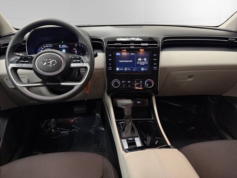 Used 2023 Hyundai Tucson SE image 10
