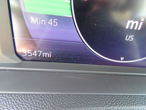 Used 2023 Chevrolet Bolt EUV LT w/ Convenience Package FWD image 21