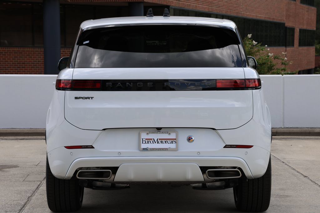 New 2026 Land Rover Range Rover Sport Dynamic SE AWD/4WD image 8