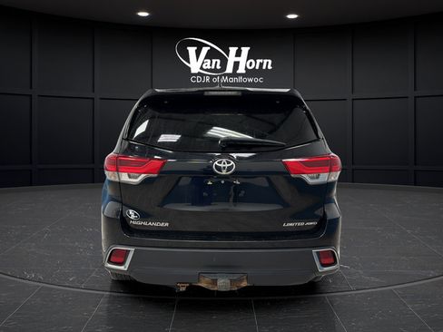 Used 2017 Toyota Highlander Limited Platinum AWD/4WD image 6