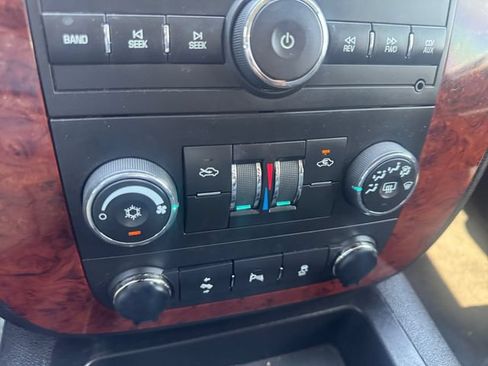 Used 2013 Chevrolet Avalanche LS RWD image 17
