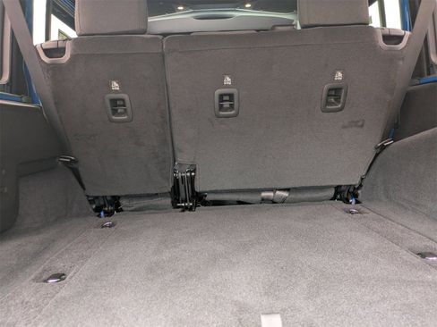 Used 2025 Jeep Wrangler Sport image 12