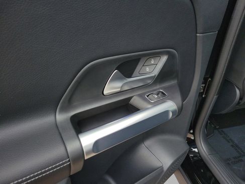 Certified 2025 Mercedes-Benz GLB 250 image 12