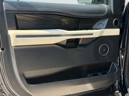 Used 2021 Ford Expedition Max Platinum AWD/4WD image 20