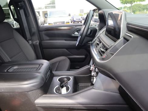 Used 2023 GMC Yukon XL SLE AWD/4WD image 29