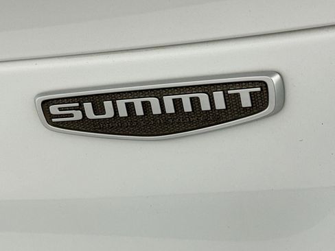 Used 2022 Jeep Grand Cherokee L Summit AWD/4WD image 11