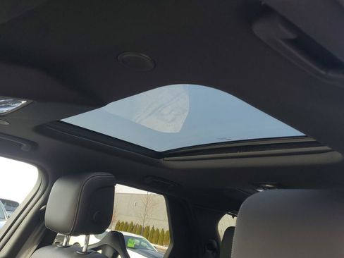 New 2026 Land Rover Discovery S image 8