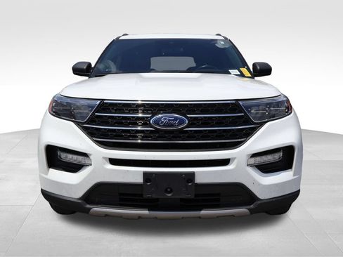 Used 2020 Ford Explorer XLT w/ Equipment Group 202A AWD/4WD image 7
