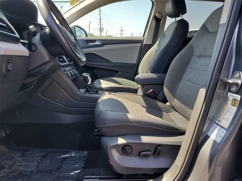 Used 2022 Volkswagen Taos SE image 17