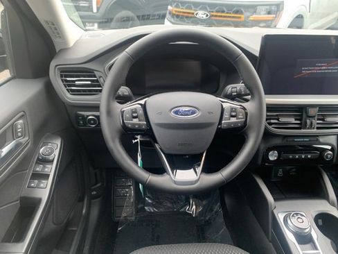 New 2025 Ford Escape SE w/ Class II Trailer Tow Package image 14