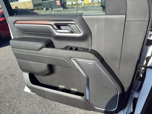 New 2026 GMC Sierra 2500 Denali w/ Technology Package AWD/4WD image 9