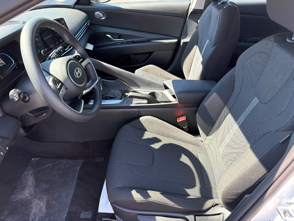 New 2026 Hyundai Elantra SE FWD image 10