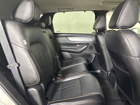 Used 2024 MAZDA CX-90 3.3 Turbo w/ Preferred Plus image 26