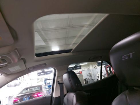 Used 2022 Buick Envision Essence w/ Technology Package II image 31