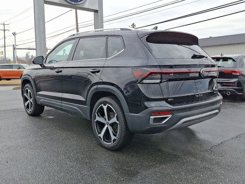 New 2025 Volkswagen Taos SEL image 4