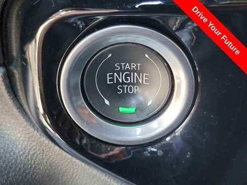 Used 2025 Chevrolet Silverado 1500 LT RWD image 9