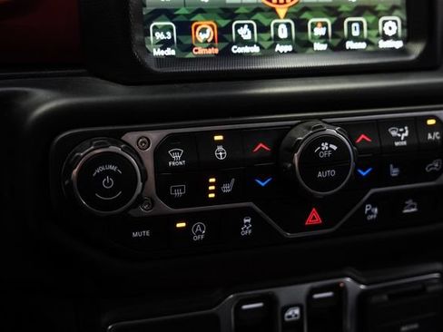 Used 2023 Jeep Gladiator Rubicon w/ LED Lighting Group AWD/4WD image 66